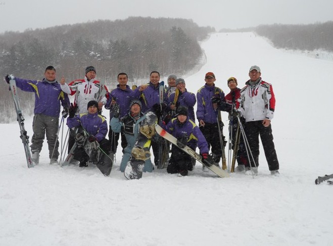 队员长城岭滑雪场留念中国（石家庄）威龙国际保镖公司